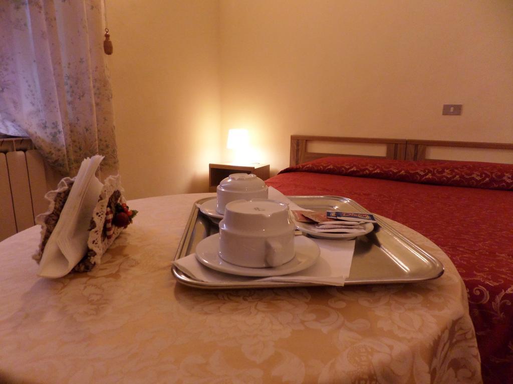 מונטה קטיני טרמה Hotel Delizia Genovese חדר תמונה